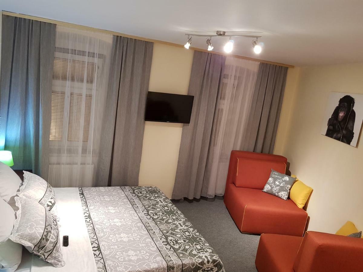 Elg Rooms Постойна Экстерьер фото