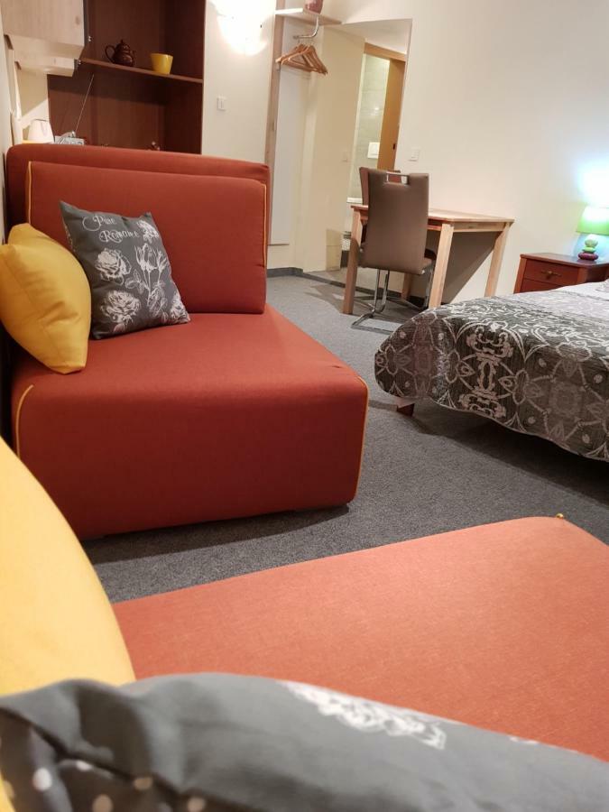 Elg Rooms Постойна Экстерьер фото