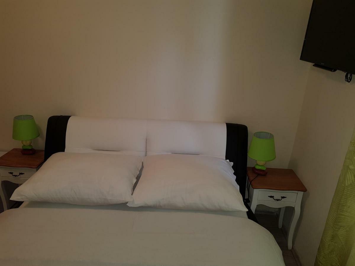 Elg Rooms Постойна Экстерьер фото
