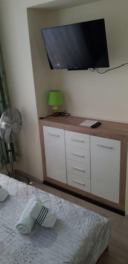 Elg Rooms Постойна Экстерьер фото