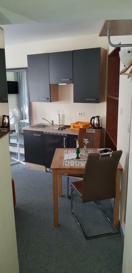 Elg Rooms Постойна Экстерьер фото