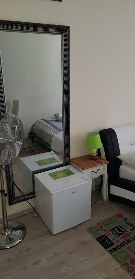 Elg Rooms Постойна Экстерьер фото