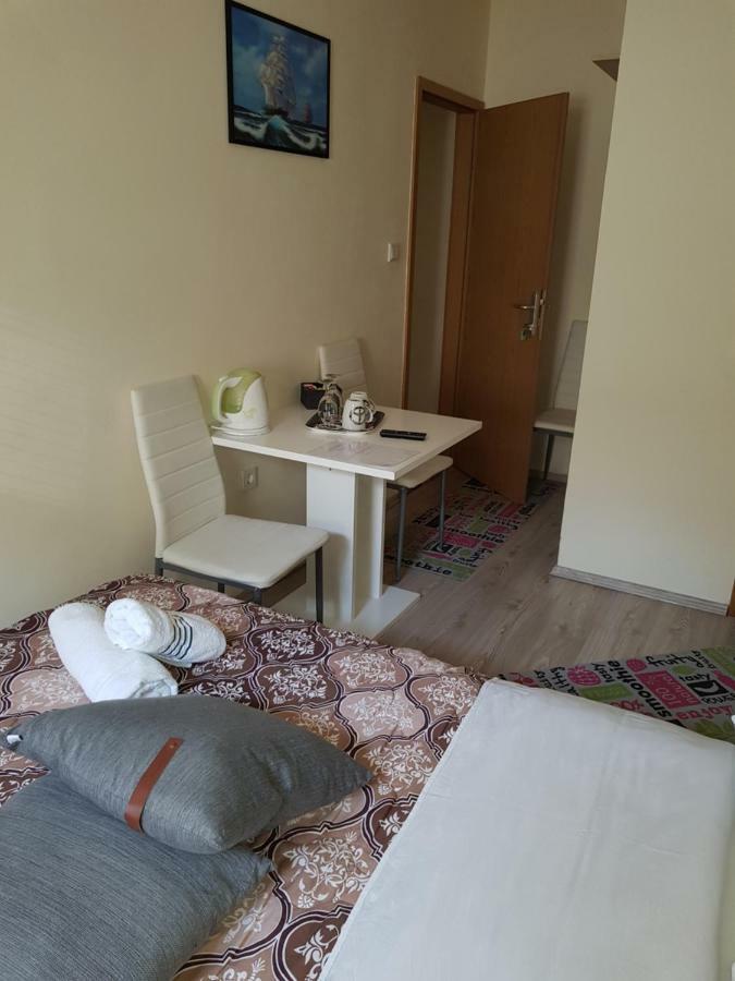 Elg Rooms Постойна Экстерьер фото
