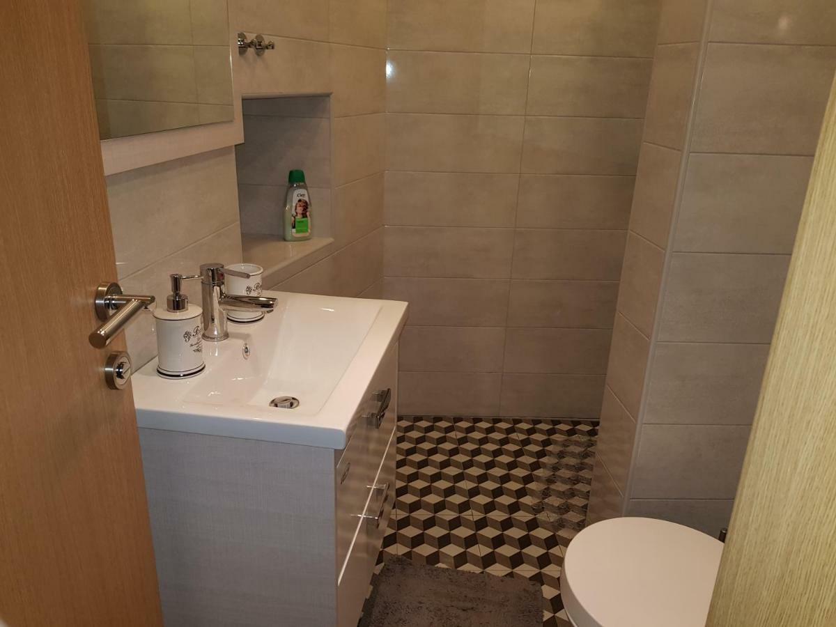Elg Rooms Постойна Экстерьер фото