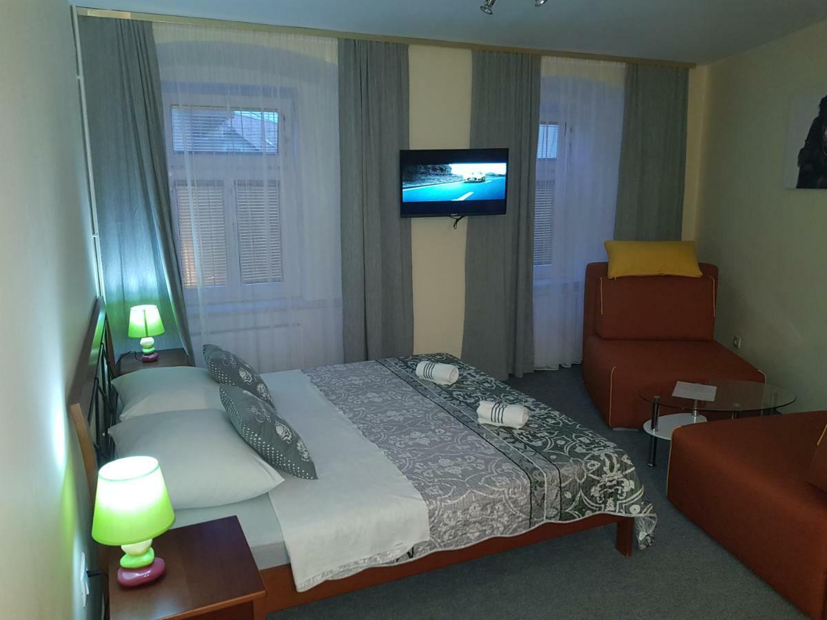 Elg Rooms Постойна Экстерьер фото