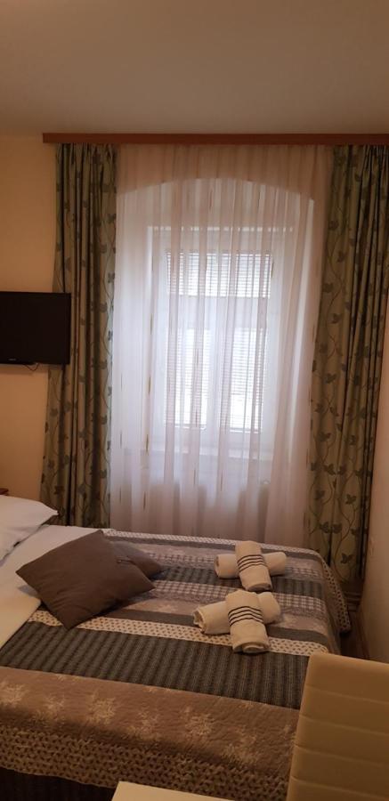 Elg Rooms Постойна Экстерьер фото